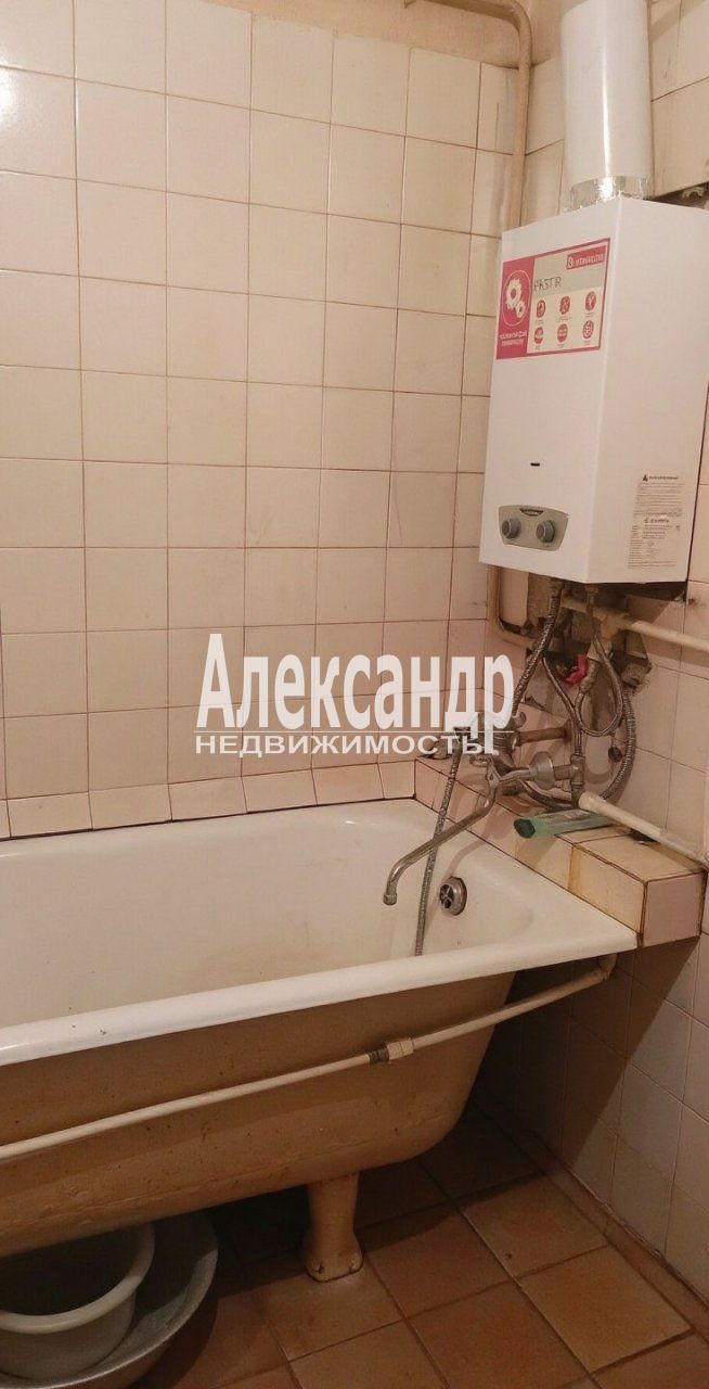 1-комнатная квартира (40м2) на продажу по адресу Санкт-Петербург, Плуталова улица, 18, подъезд 1— фото 13 из 20