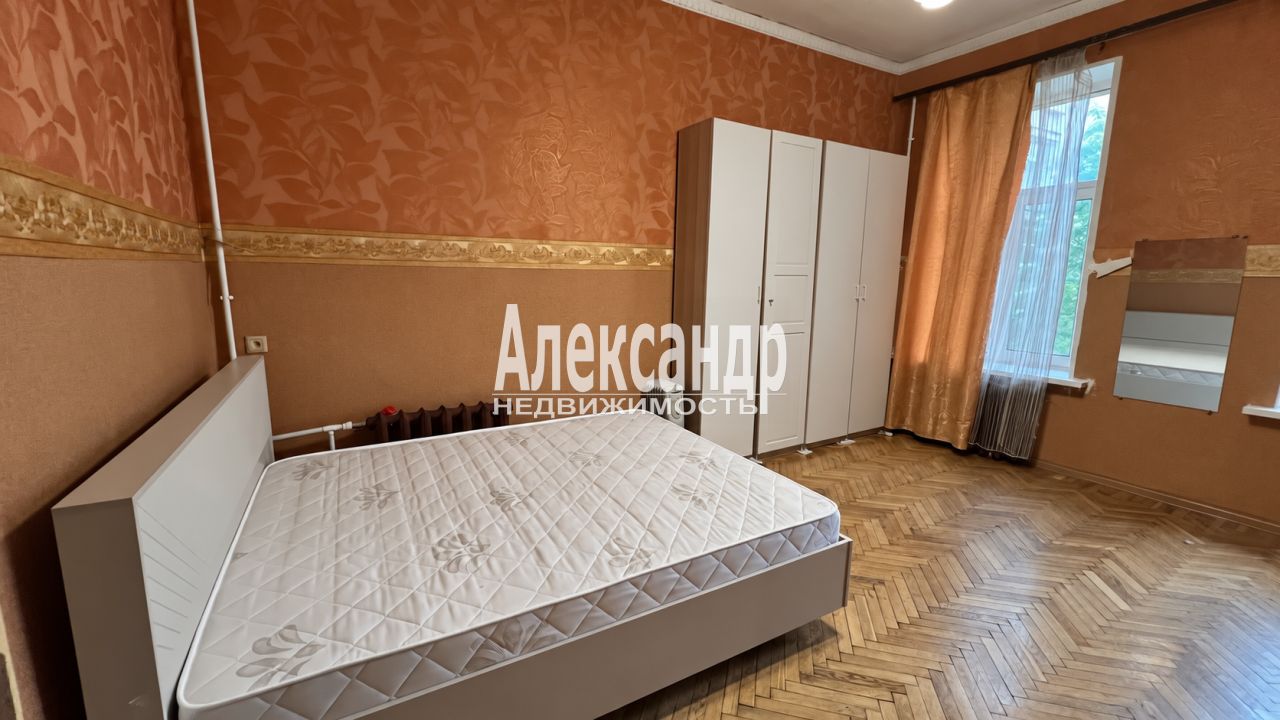Комната в 3-комнатной квартире (99м2) в аренду по адресу Санкт-Петербург, улица Константина Заслонова, 20— фото 2 из 11