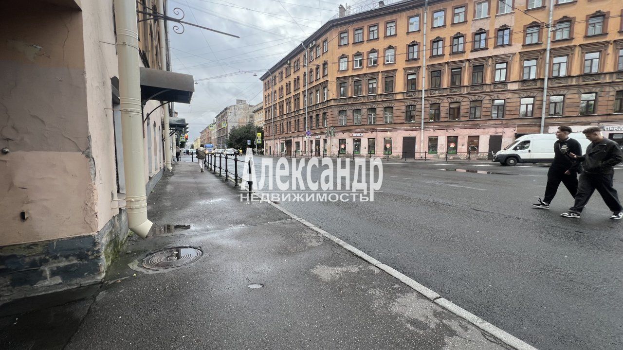 Комната в 3-комнатной квартире (99м2) в аренду по адресу Санкт-Петербург, улица Константина Заслонова, 20— фото 8 из 11