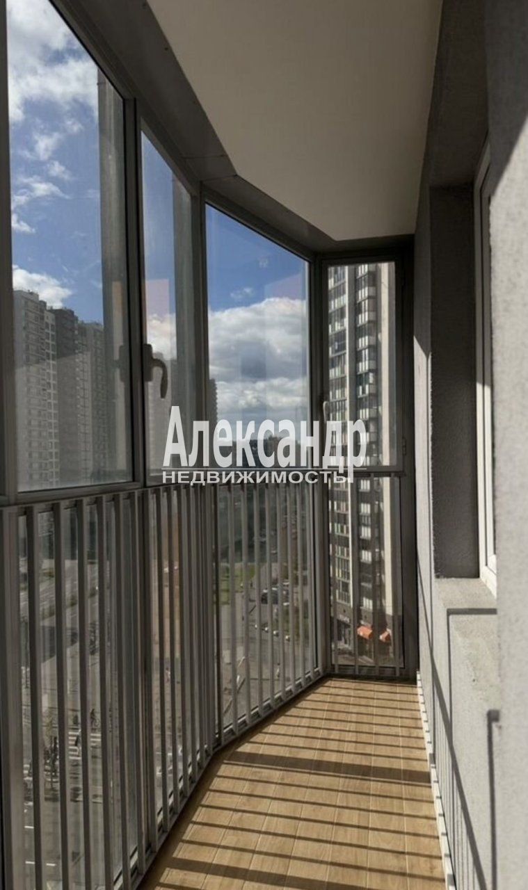 2-комнатная квартира (51м2) на продажу по адресу Ленинградская область, Всеволожский район, Мурино, улица Шувалова, 18/8— фото 3 из 34