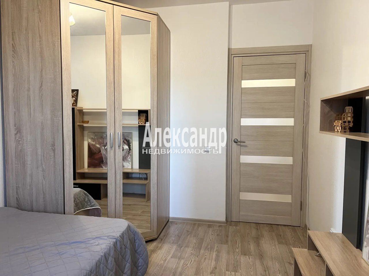 1-комнатная квартира (30м2) в аренду по адресу Санкт-Петербург, Муринская дорога, 10к1— фото 16 из 29
