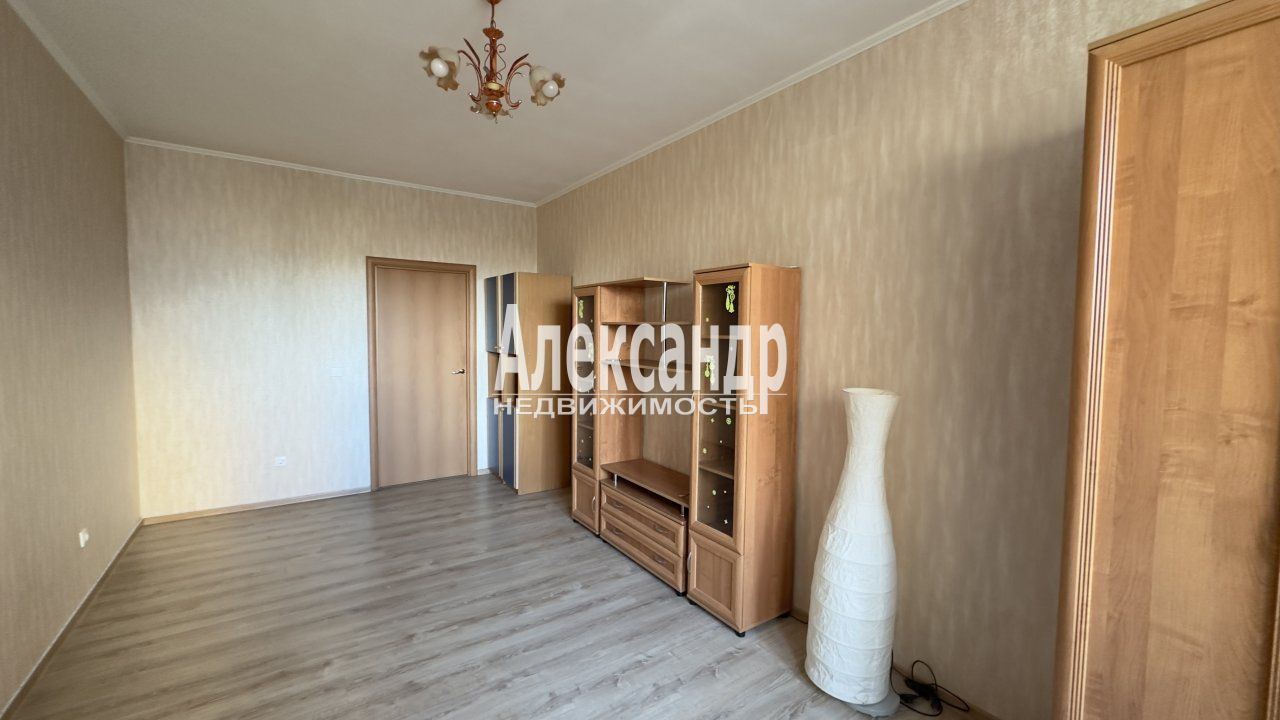 1-комнатная квартира (42м2) в аренду по адресу Санкт-Петербург, улица Ворошилова, 29к1— фото 4 из 15