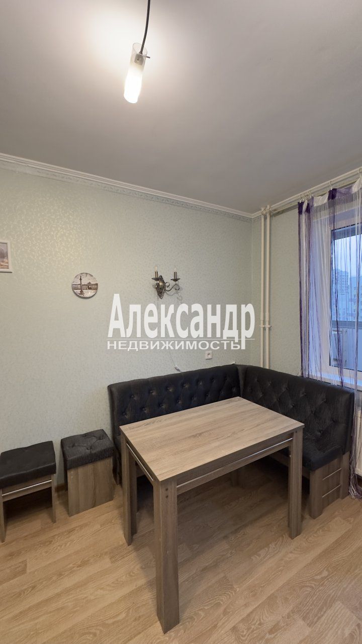 1-комнатная квартира (41м2) в аренду по адресу Ленинградская область, Всеволожский район, Мурино, проспект Авиаторов Балтики, 13— фото 4 из 16