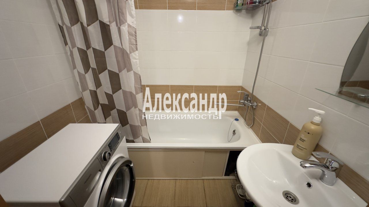 1-комнатная квартира (41м2) в аренду по адресу Ленинградская область, Всеволожский район, Мурино, проспект Авиаторов Балтики, 13— фото 9 из 16