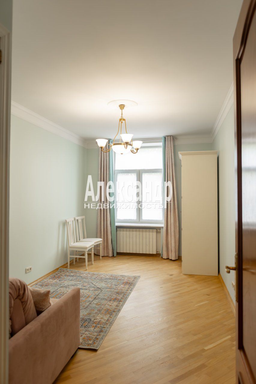 5-комнатная квартира (205м2) на продажу по адресу Санкт-Петербург, Большеохтинский проспект, 31, подъезд 5— фото 32 из 45