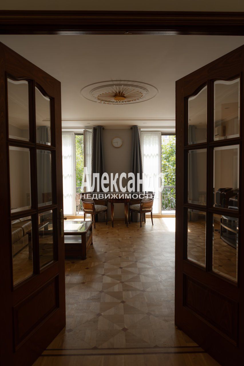 5-комнатная квартира (205м2) на продажу по адресу Санкт-Петербург, Большеохтинский проспект, 31, подъезд 5— фото 3 из 45