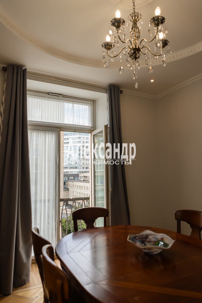 5-комнатная квартира (205м2) на продажу по адресу Санкт-Петербург, Большеохтинский проспект, 31, подъезд 5— фото 14 из 45