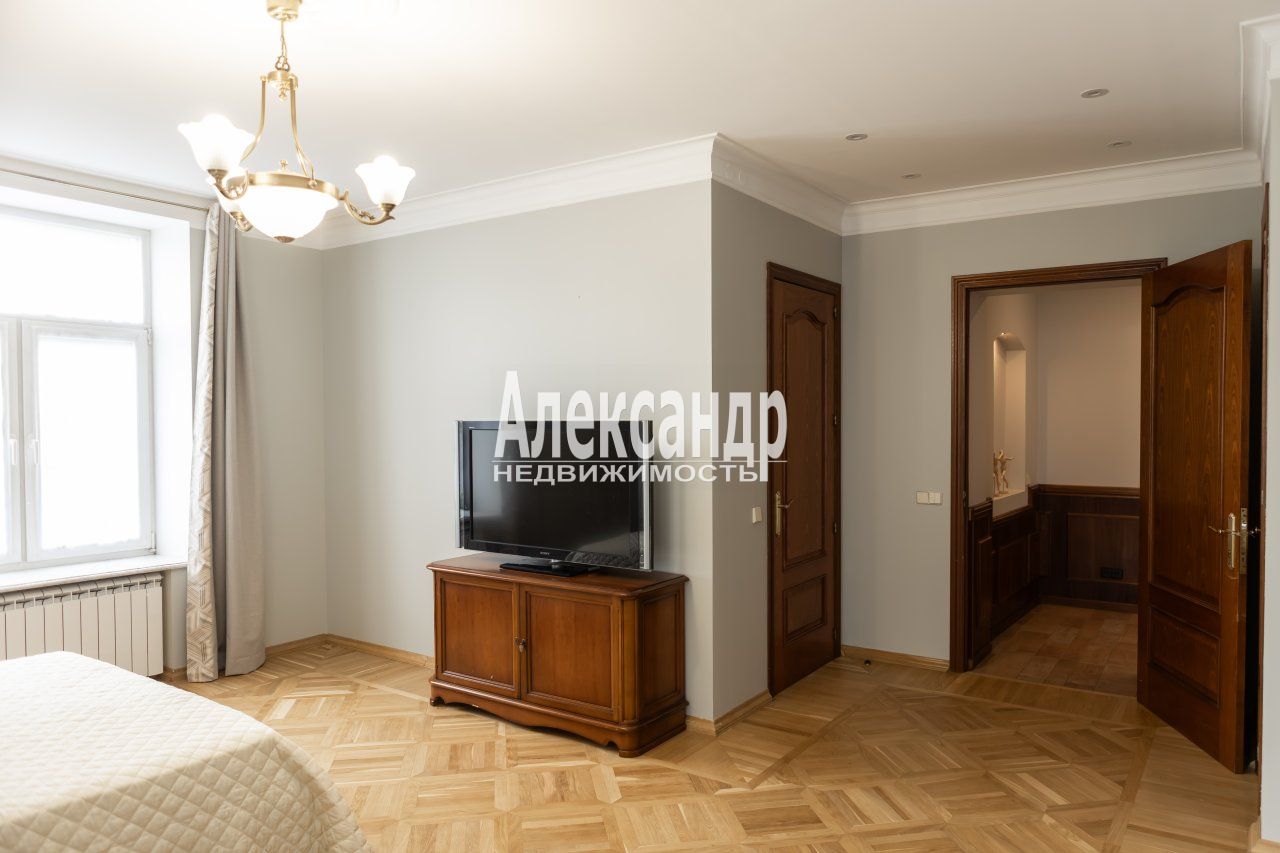 5-комнатная квартира (205м2) на продажу по адресу Санкт-Петербург, Большеохтинский проспект, 31, подъезд 5— фото 22 из 45