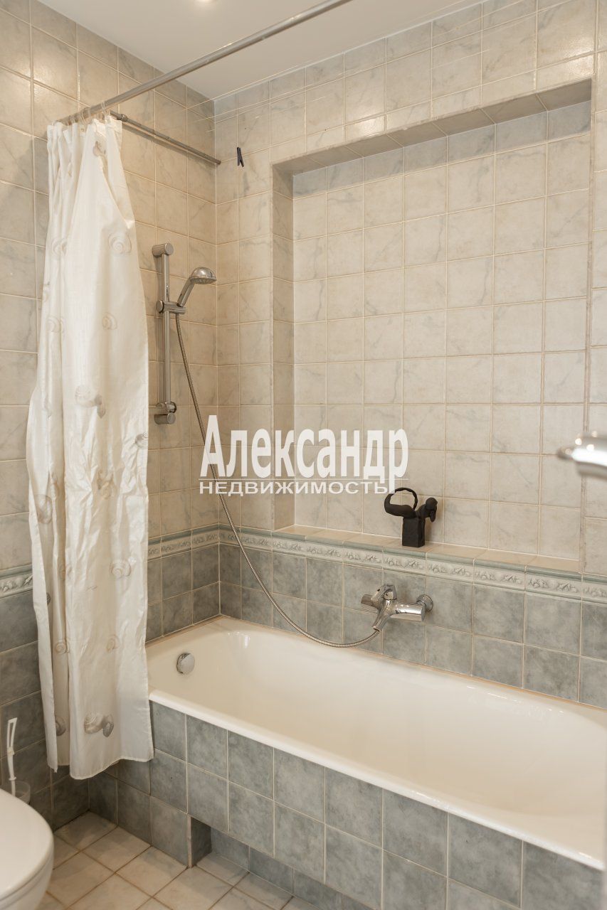 5-комнатная квартира (205м2) на продажу по адресу Санкт-Петербург, Большеохтинский проспект, 31, подъезд 5— фото 24 из 45