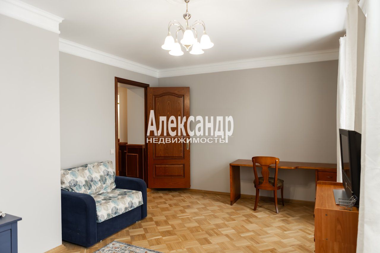 5-комнатная квартира (205м2) на продажу по адресу Санкт-Петербург, Большеохтинский проспект, 31, подъезд 5— фото 35 из 45