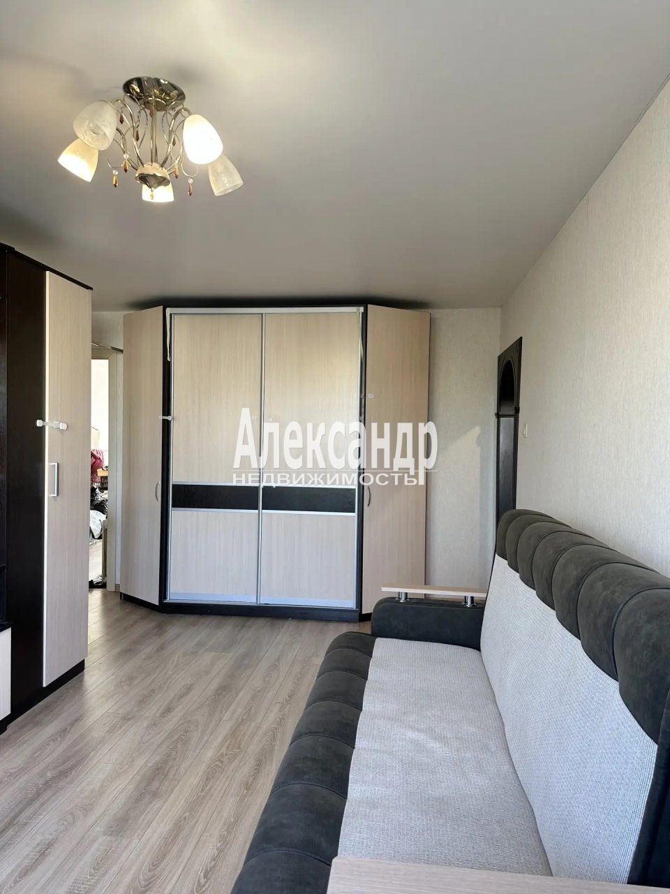 3-комнатная квартира (59м2) на продажу по адресу Ленинградская область, Кировский район, городской посёлок Назия, улица Есенина, 7— фото 4 из 19