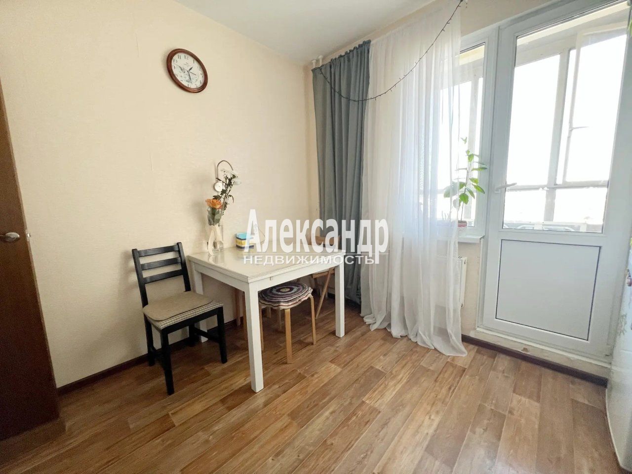 2-комнатная квартира (63м2) на продажу по адресу Санкт-Петербург, Муринская дорога, 74к1— фото 12 из 19