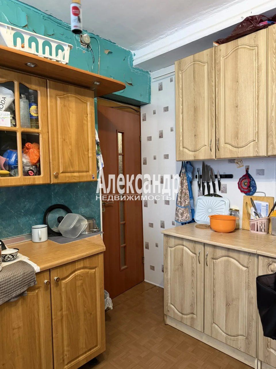Комната в 8-комнатной квартире (182м2) на продажу по адресу Санкт-Петербург, улица Брянцева, 17— фото 14 из 19