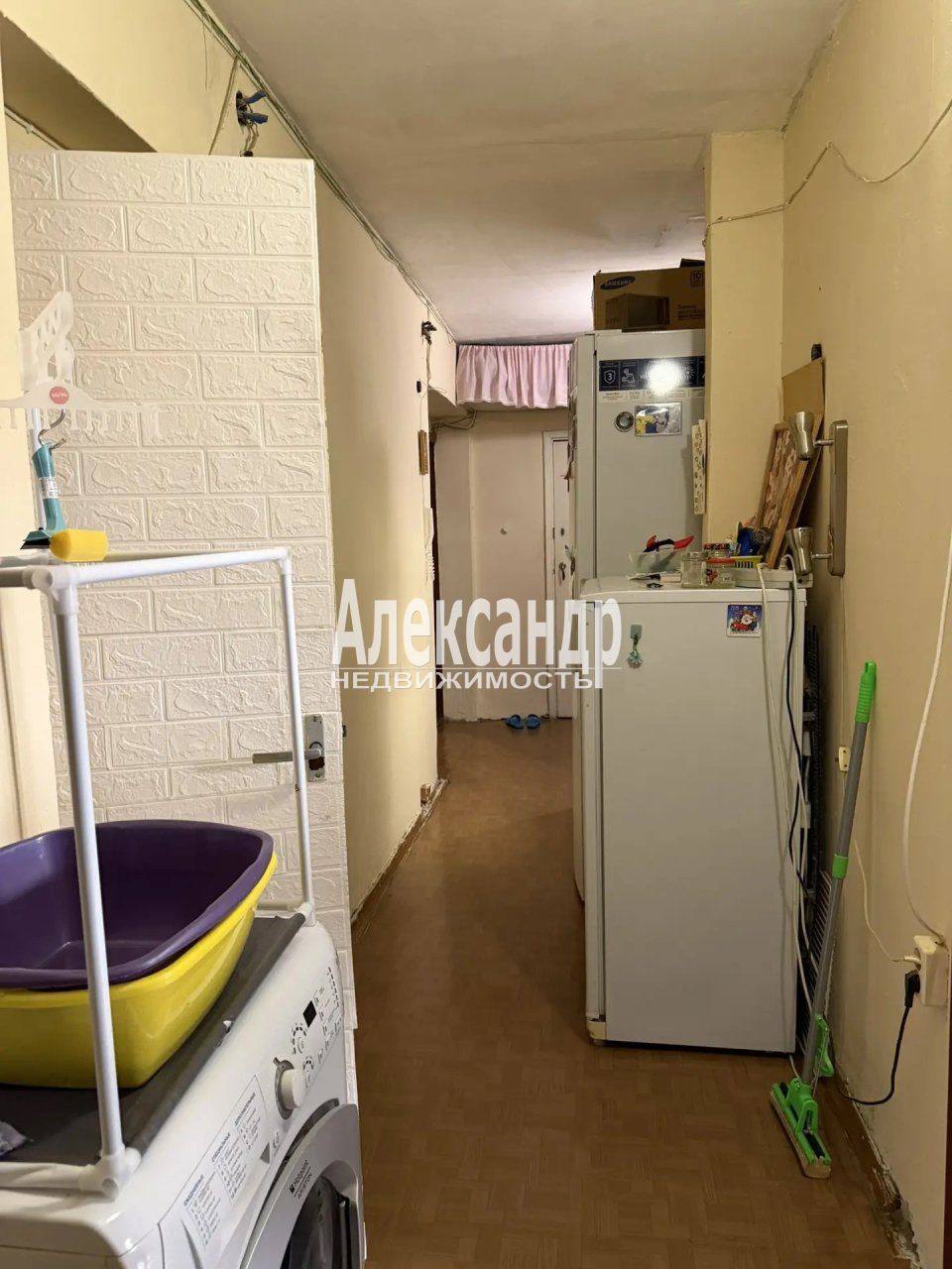 Комната в 8-комнатной квартире (182м2) на продажу по адресу Санкт-Петербург, улица Брянцева, 17— фото 15 из 19
