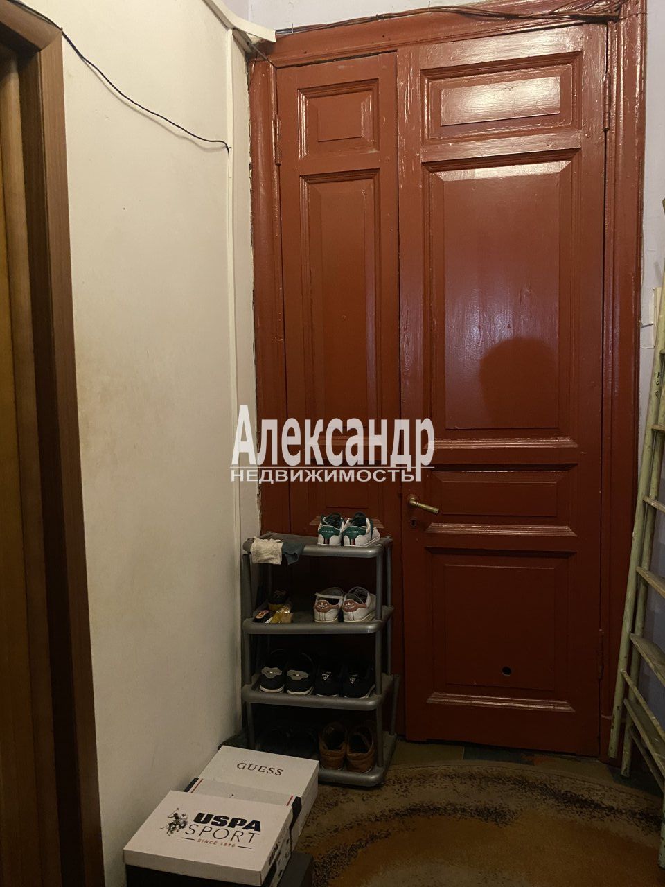 Комната в 6-комнатной квартире (177м2) на продажу по адресу Санкт-Петербург, Мытнинская улица, 9, подъезд 1— фото 15 из 21