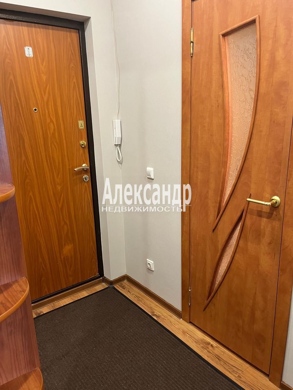 1-комнатная квартира (40м2) в аренду по адресу Санкт-Петербург, улица Александра Матросова, 20к2, подъезд 1— фото 16 из 18