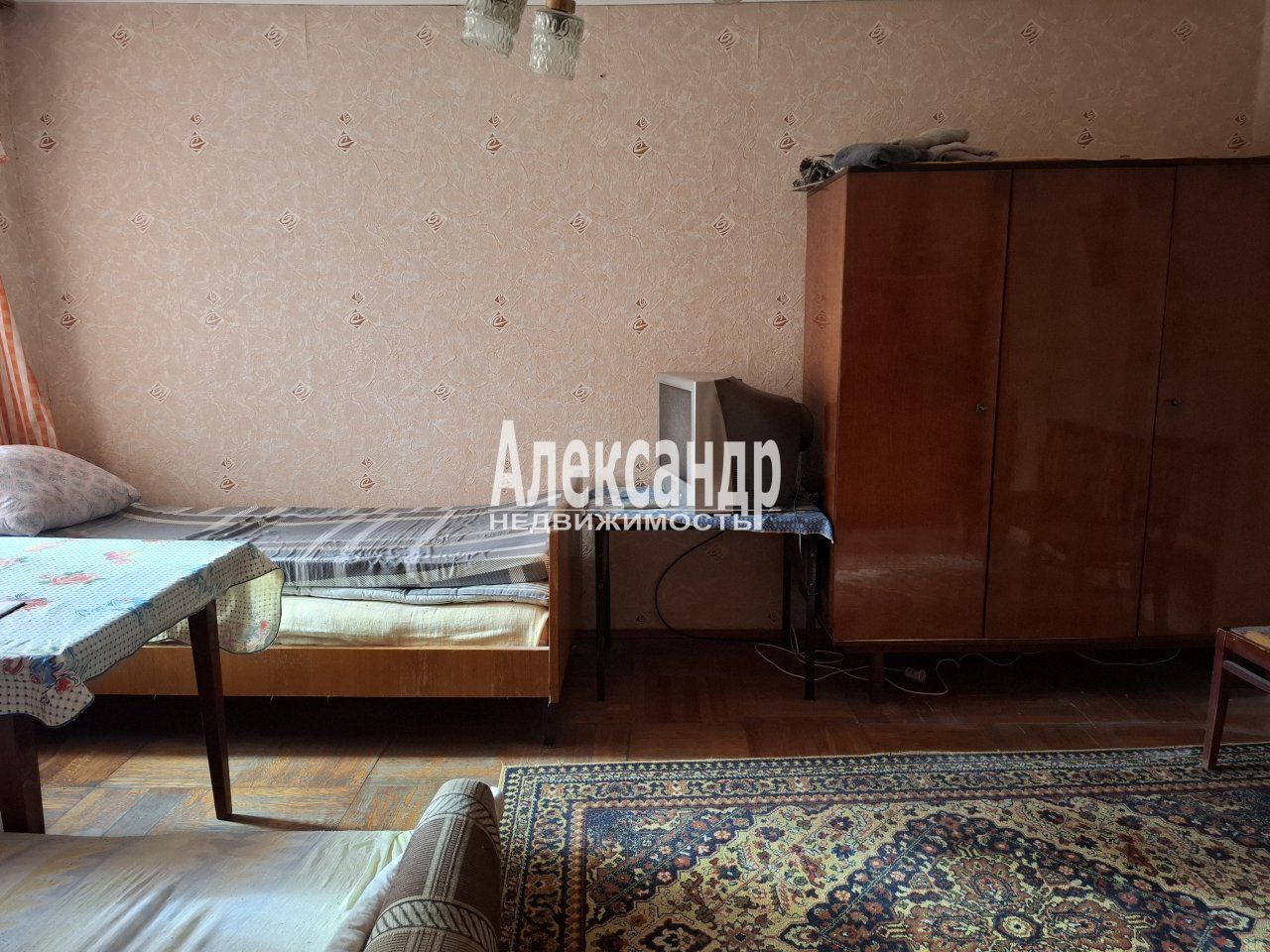 Комната в 2-комнатной квартире (48м2) в аренду по адресу Санкт-Петербург, проспект Энтузиастов, 18к1, подъезд 6— фото 6 из 15