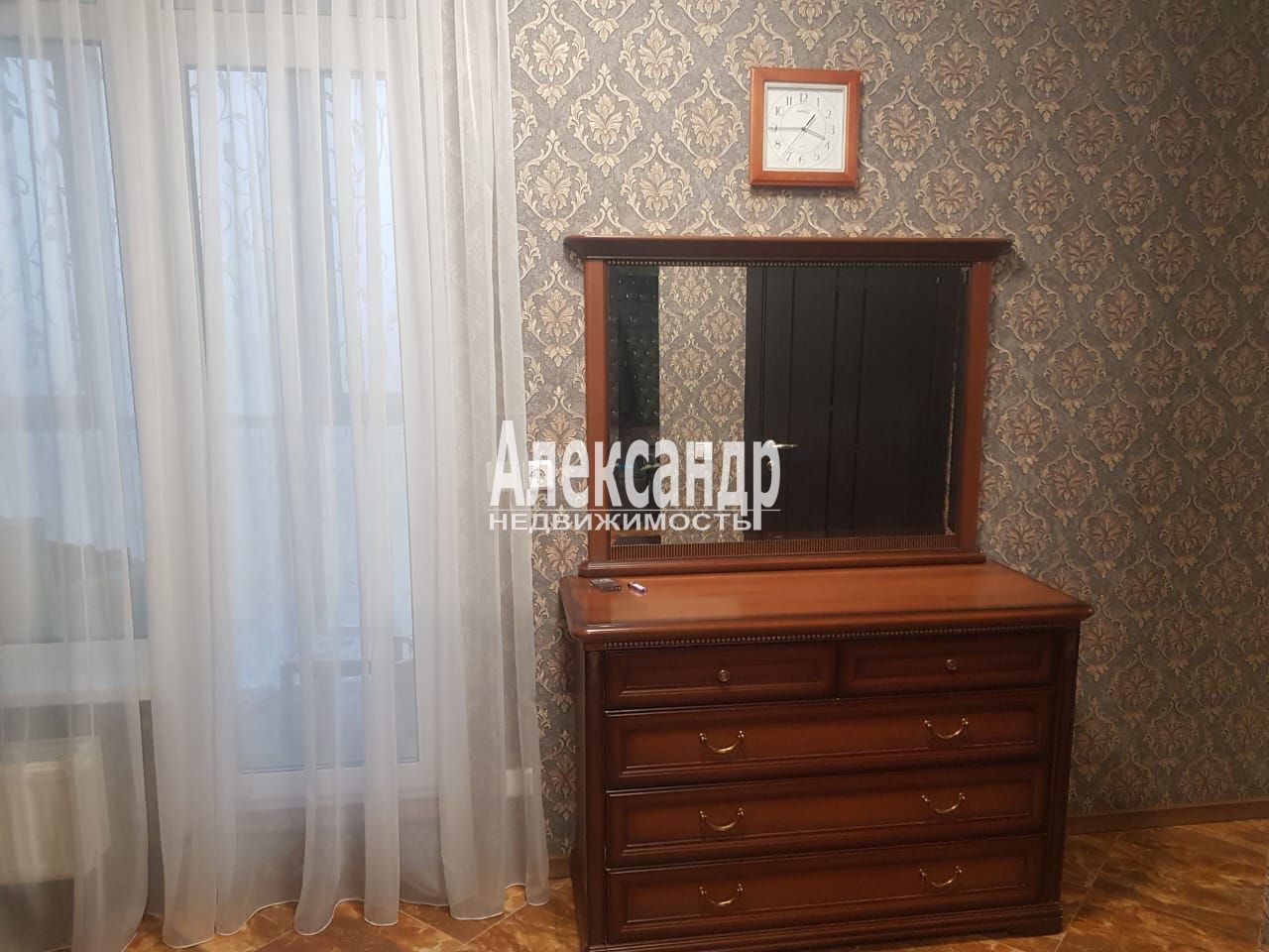 1-комнатная квартира (40м2) в аренду по адресу Ленинградская область, Всеволожский район, Мурино, Охтинская аллея, 10к1— фото 2 из 13