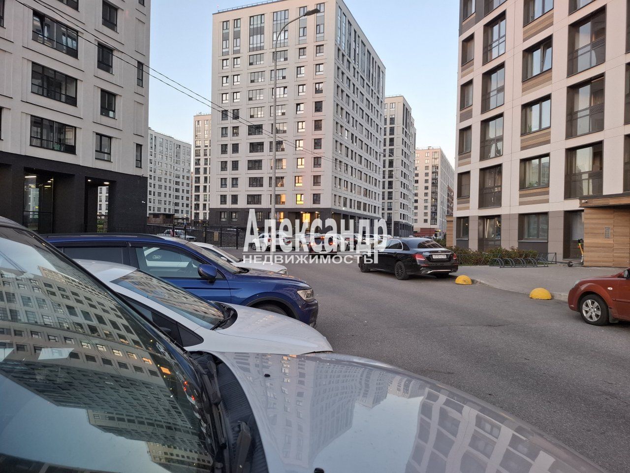 1-комнатная квартира (24м2) в аренду по адресу Санкт-Петербург, Планерная улица, 97к2, подъезд 4— фото 1 из 22