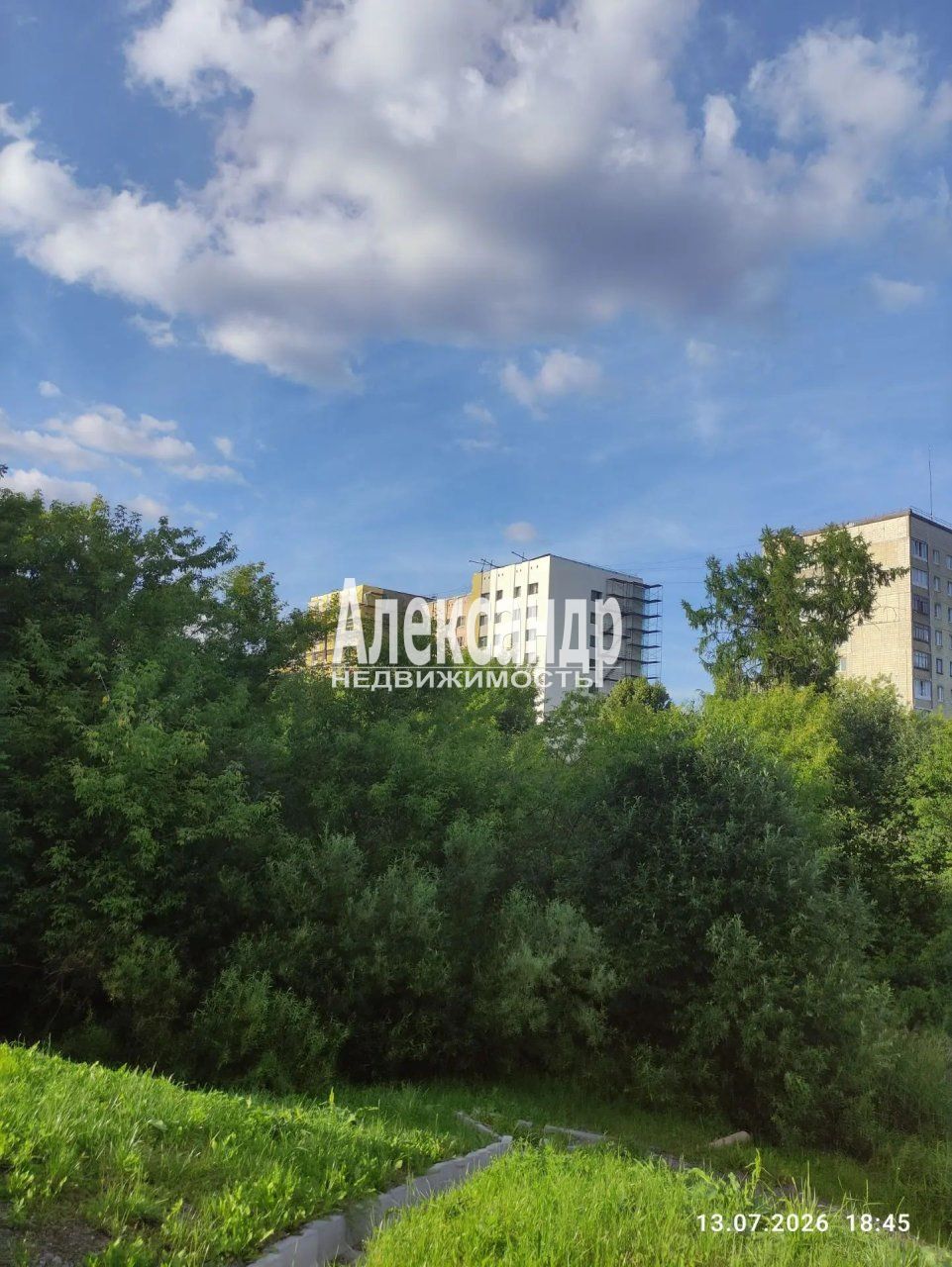 4-комнатная квартира (91м2) на продажу по адресу Ленинградская область, Тихвин, 5-й микрорайон, 41к1— фото 2 из 11
