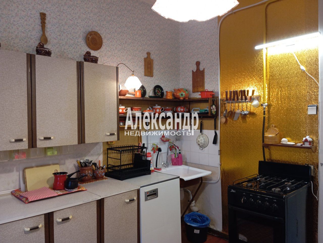 2-комнатная квартира (75м2) в аренду по адресу Санкт-Петербург, Каменноостровский проспект, 44Б— фото 2 из 15