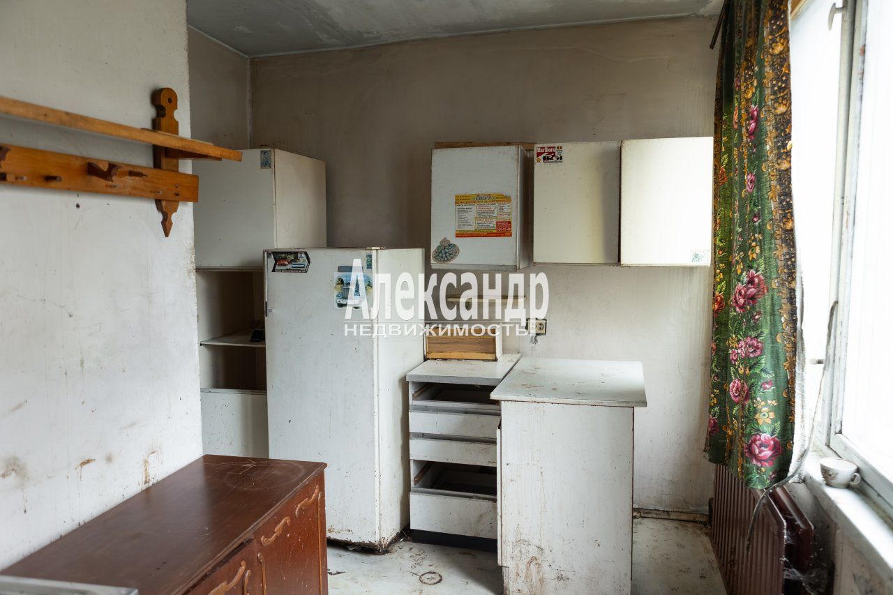 3-комнатная квартира (63м2) на продажу по адресу Санкт-Петербург, Байконурская улица, 7к1— фото 7 из 19
