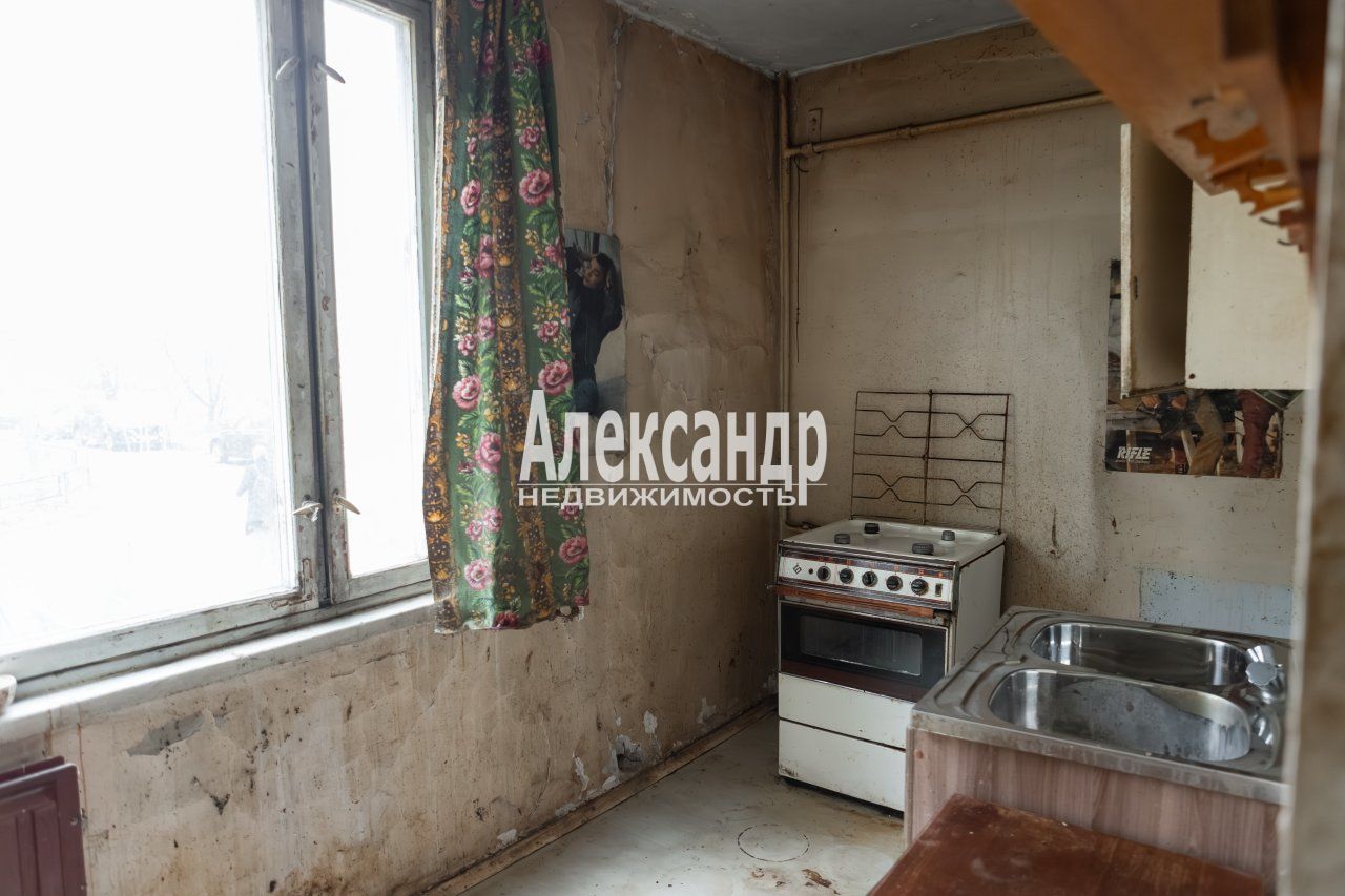 3-комнатная квартира (63м2) на продажу по адресу Санкт-Петербург, Байконурская улица, 7к1— фото 9 из 19