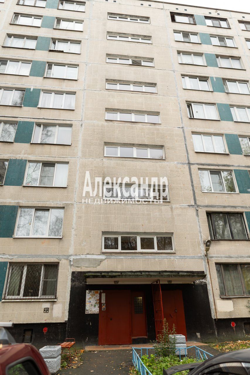 3-комнатная квартира (63м2) на продажу по адресу Санкт-Петербург, Байконурская улица, 7к1— фото 17 из 19