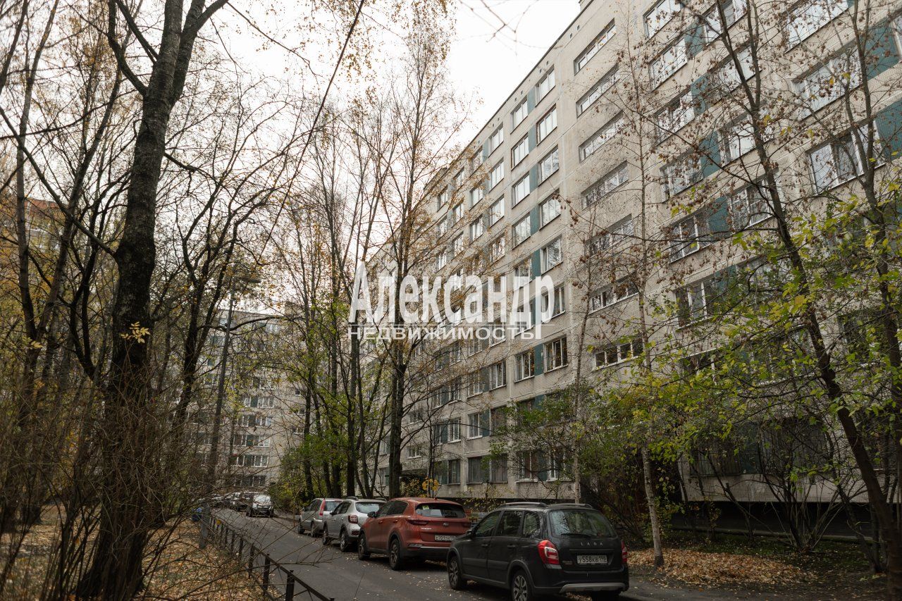 3-комнатная квартира (63м2) на продажу по адресу Санкт-Петербург, Байконурская улица, 7к1— фото 18 из 19