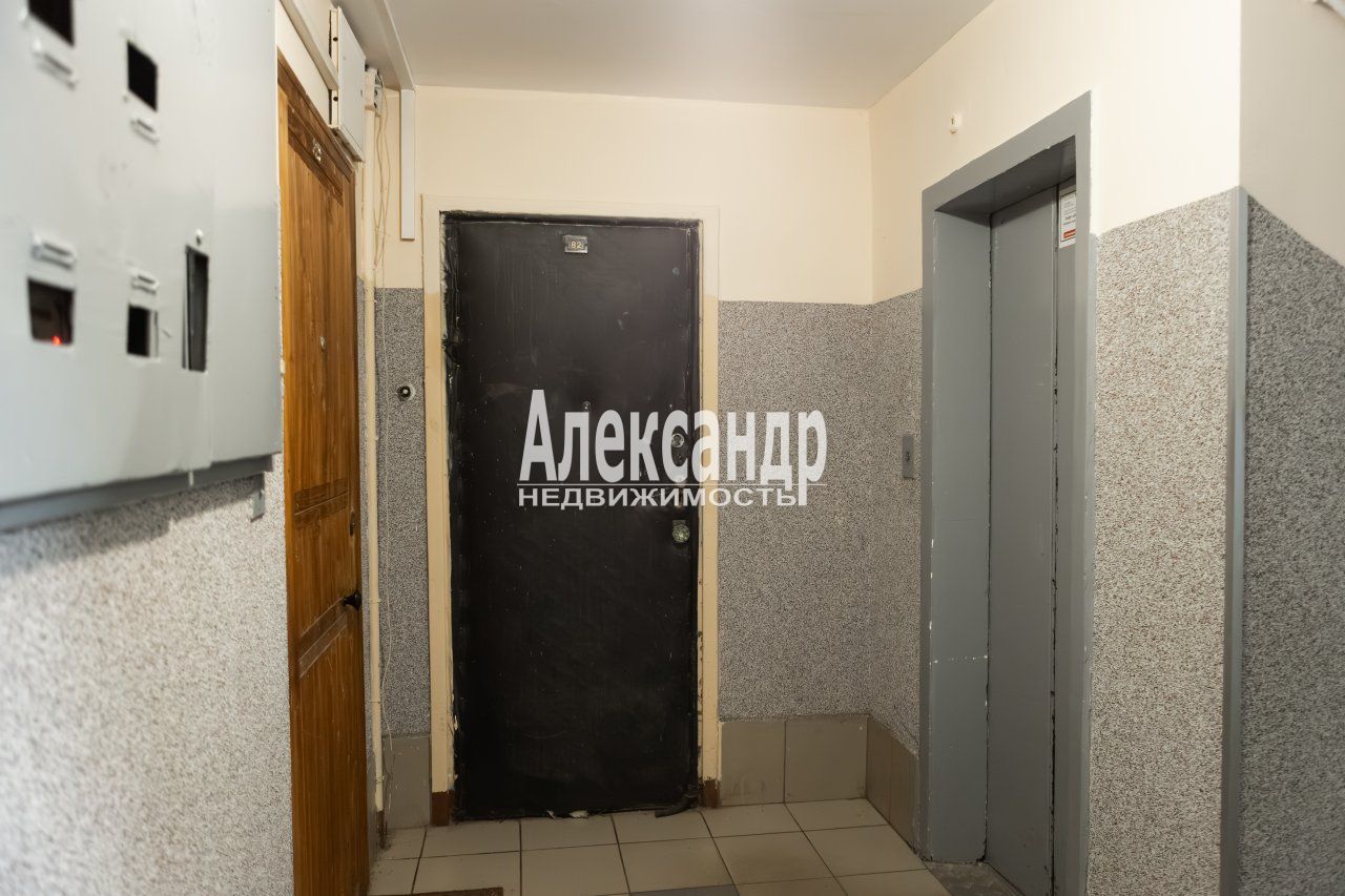3-комнатная квартира (63м2) на продажу по адресу Санкт-Петербург, Байконурская улица, 7к1— фото 16 из 19