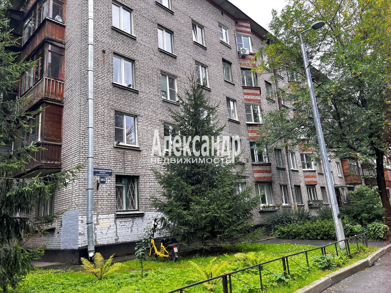 Студия (31м2) на продажу по адресу Санкт-Петербург, Новоизмайловский проспект, 30к2— фото 2 из 12
