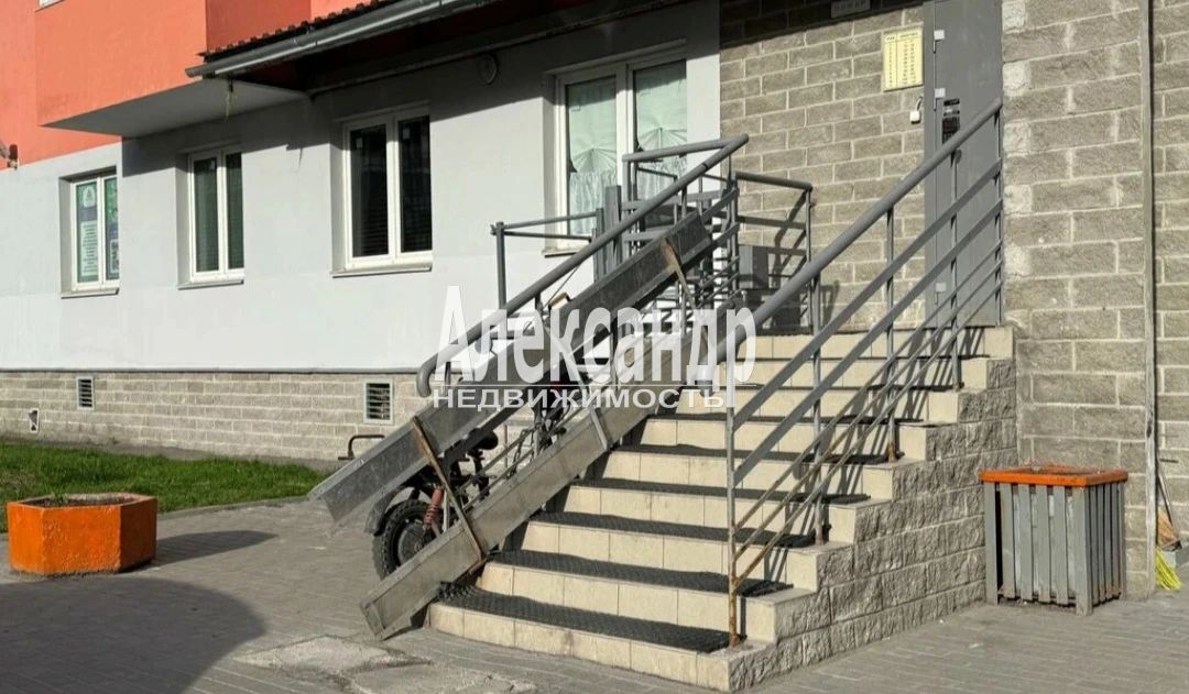 1-комнатная квартира (31м2) в аренду по адресу Ленинградская область, Всеволожский район, Заневское городское поселение, Кудрово, проспект Строителей, 18, подъезд 1— фото 15 из 18