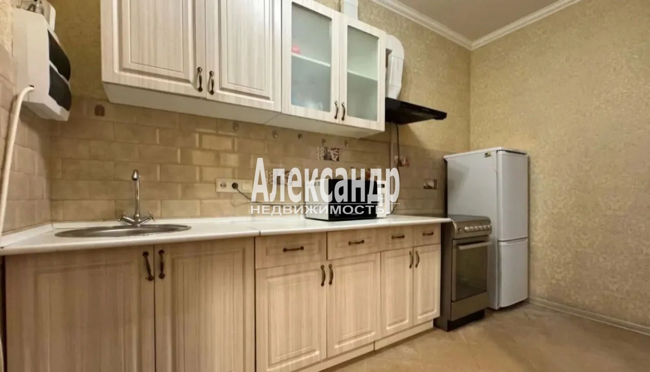 1-комнатная квартира (31м2) в аренду по адресу Ленинградская область, Всеволожский район, Заневское городское поселение, Кудрово, проспект Строителей, 18, подъезд 1— фото 11 из 18
