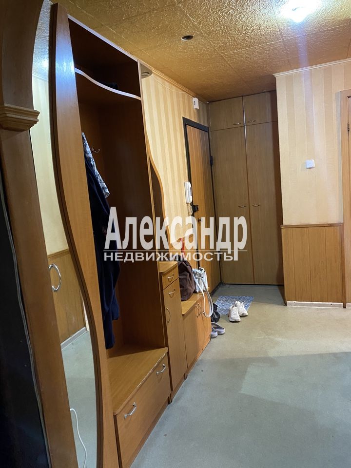 3-комнатная квартира (66м2) в аренду по адресу Санкт-Петербург, Купчинская улица, 15к2— фото 7 из 11