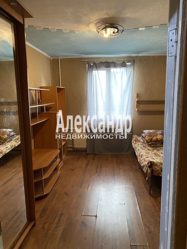 3-комнатная квартира (66м2) в аренду по адресу Санкт-Петербург, Купчинская улица, 15к2— фото 2 из 11
