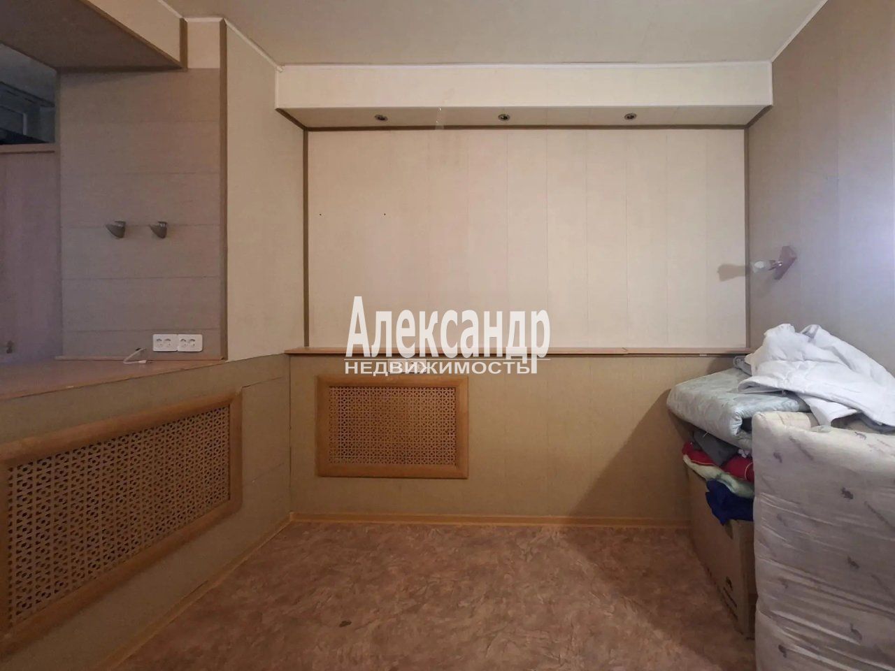 4-комнатная квартира (101м2) на продажу по адресу Санкт-Петербург, Купчинская улица, 4к4— фото 8 из 26