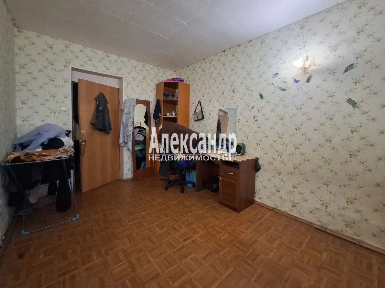 4-комнатная квартира (101м2) на продажу по адресу Санкт-Петербург, Купчинская улица, 4к4— фото 11 из 26