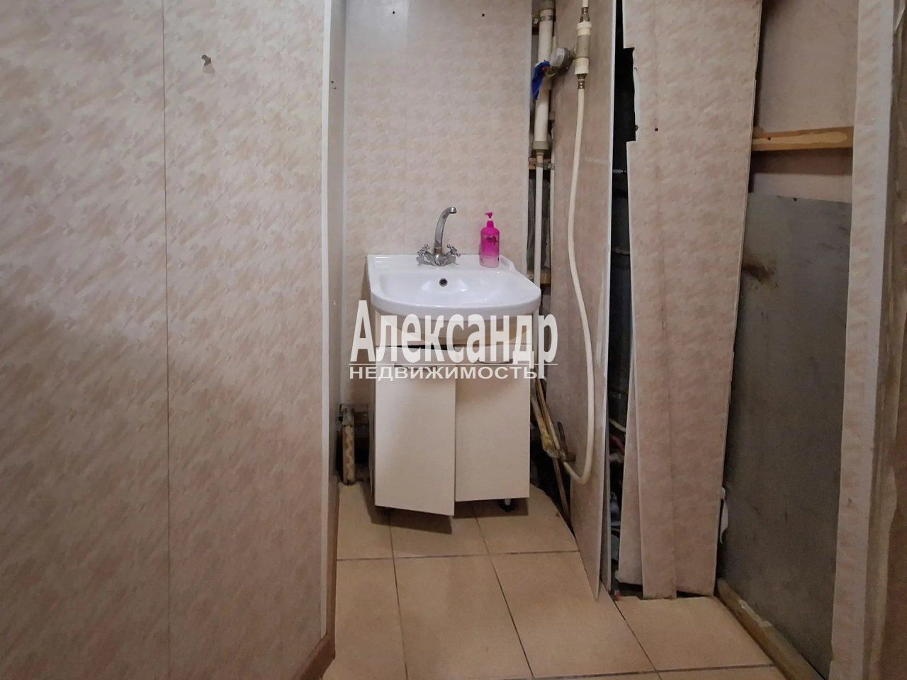 4-комнатная квартира (101м2) на продажу по адресу Санкт-Петербург, Купчинская улица, 4к4— фото 24 из 26