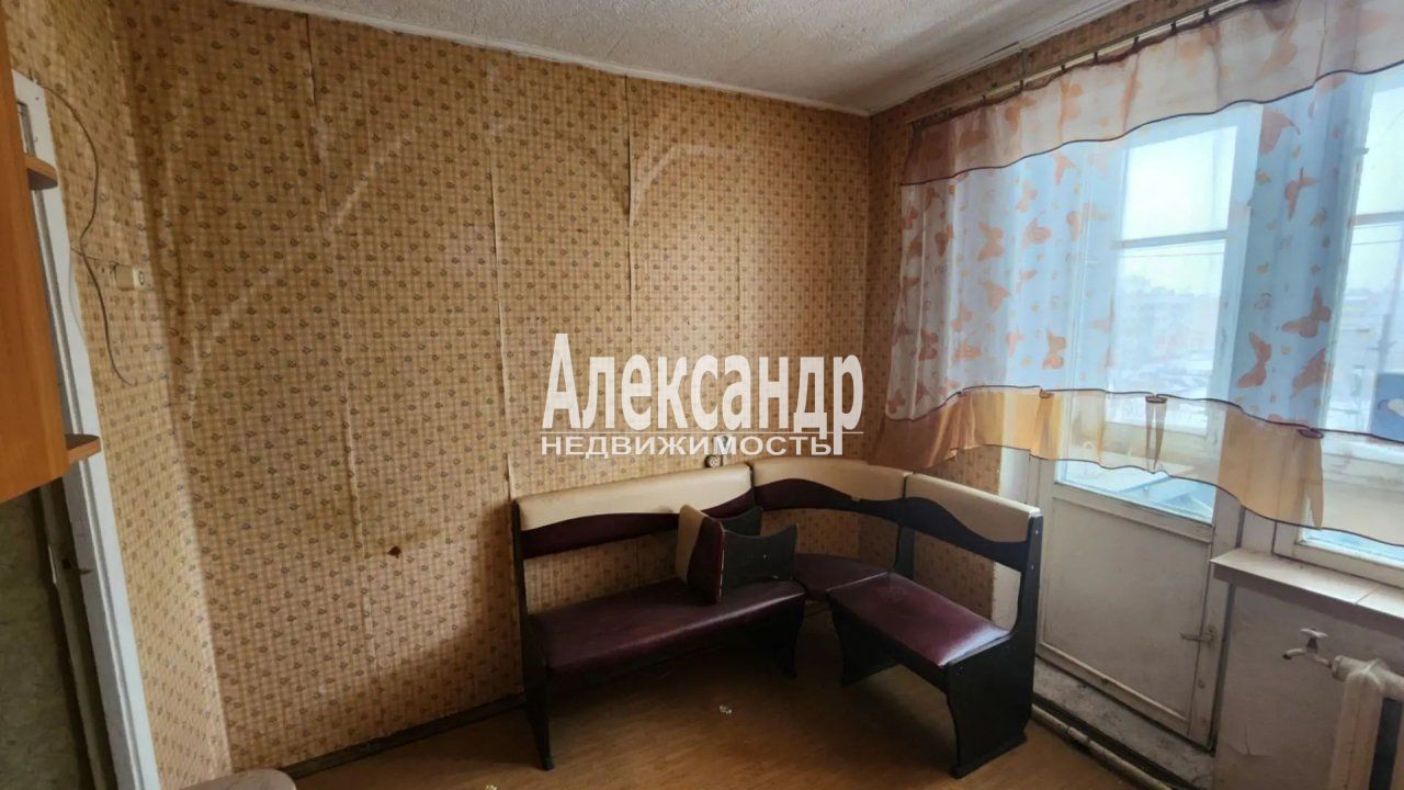 2-комнатная квартира (52м2) на продажу по адресу Ленинградская область, Кировский район, городской посёлок Назия, Школьный проспект, 20— фото 5 из 14