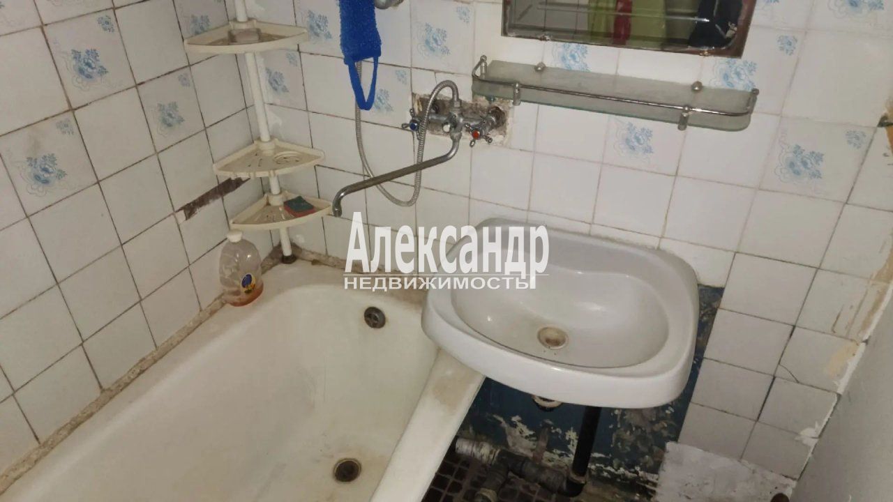 2-комнатная квартира (52м2) на продажу по адресу Ленинградская область, Кировский район, городской посёлок Назия, Школьный проспект, 20— фото 10 из 14
