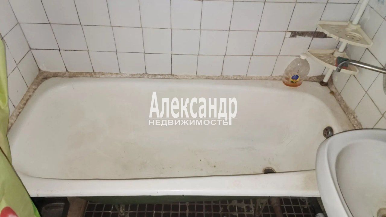 2-комнатная квартира (52м2) на продажу по адресу Ленинградская область, Кировский район, городской посёлок Назия, Школьный проспект, 20— фото 11 из 14