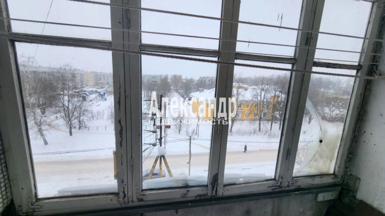 2-комнатная квартира (52м2) на продажу по адресу Ленинградская область, Кировский район, городской посёлок Назия, Школьный проспект, 20— фото 12 из 14