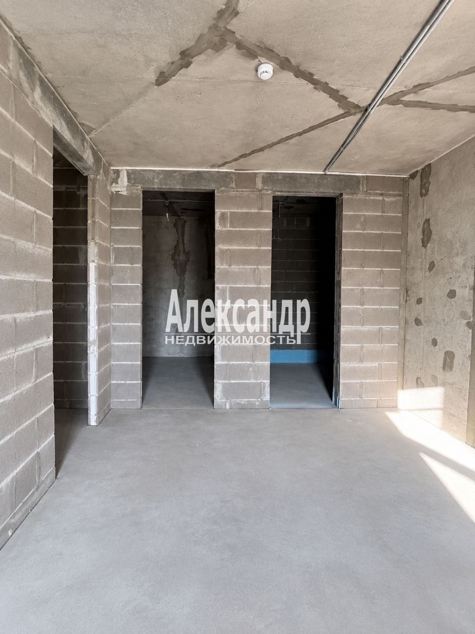 1-комнатная квартира (56м2) на продажу по адресу Санкт-Петербург, Миргородская улица, 1— фото 1 из 11