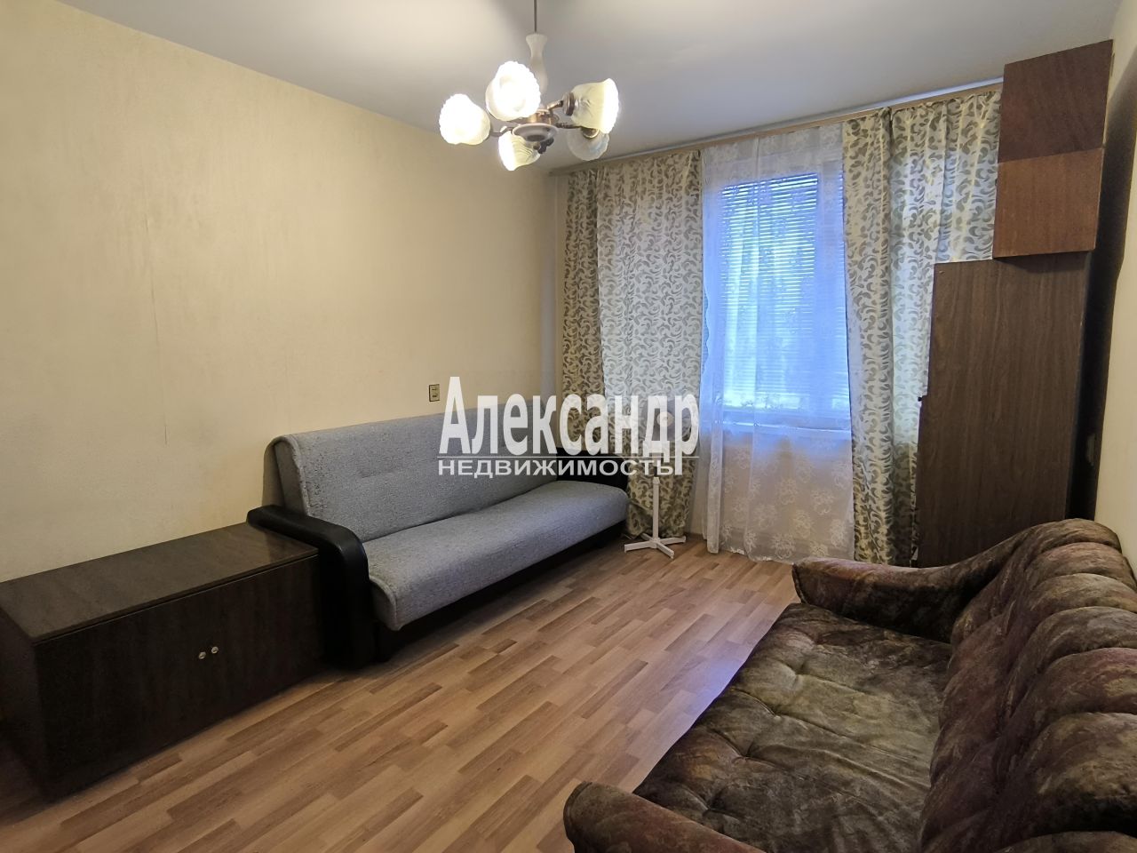 2-комнатная квартира (53м2) в аренду по адресу Санкт-Петербург, Товарищеский проспект, 16к1— фото 1 из 11