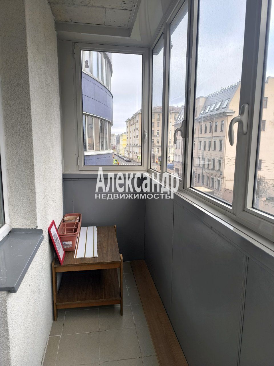 1-комнатная квартира (37м2) в аренду по адресу Санкт-Петербург, Смоленская улица, 18— фото 7 из 14