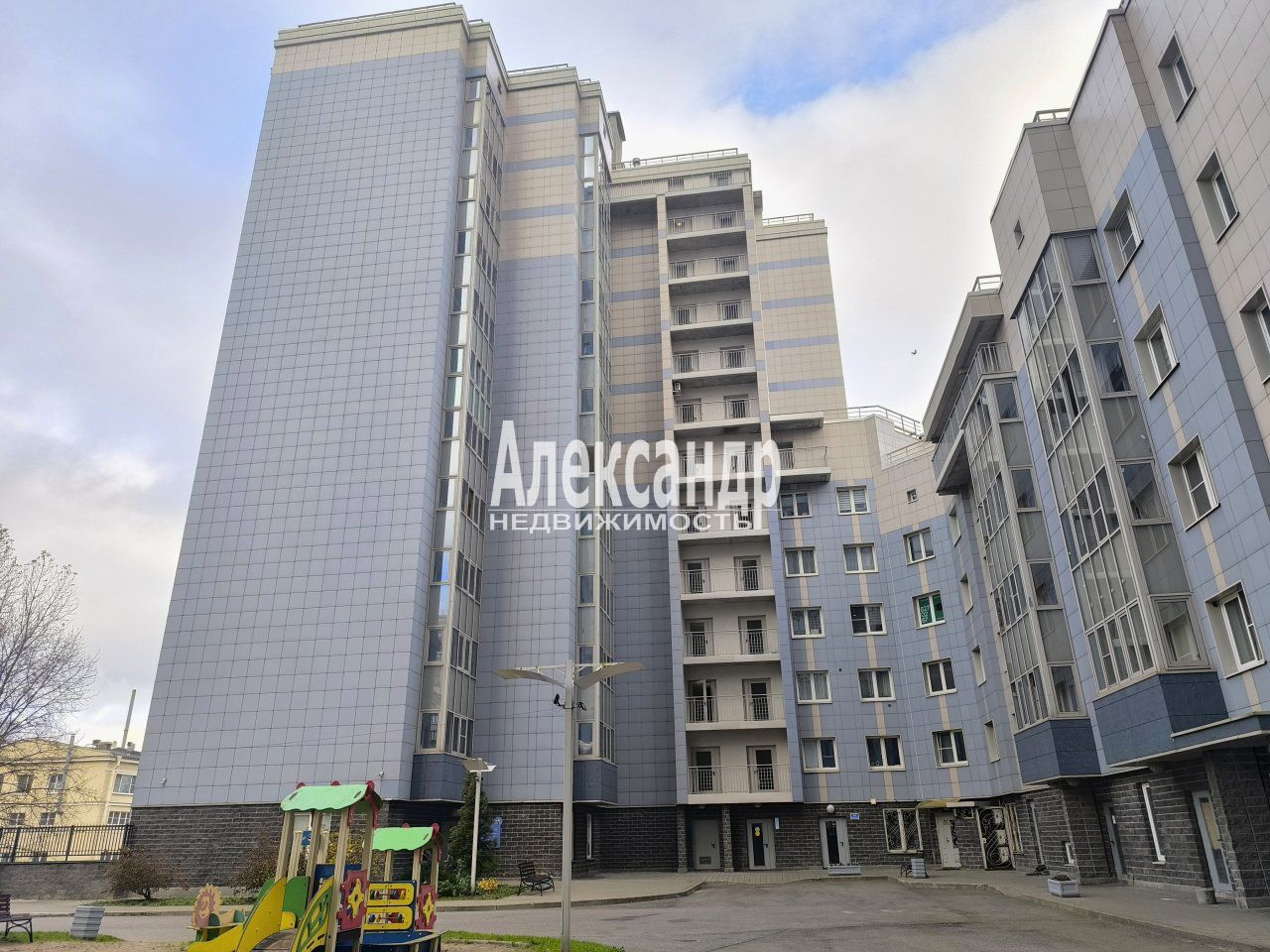 1-комнатная квартира (37м2) в аренду по адресу Санкт-Петербург, Смоленская улица, 18— фото 10 из 14