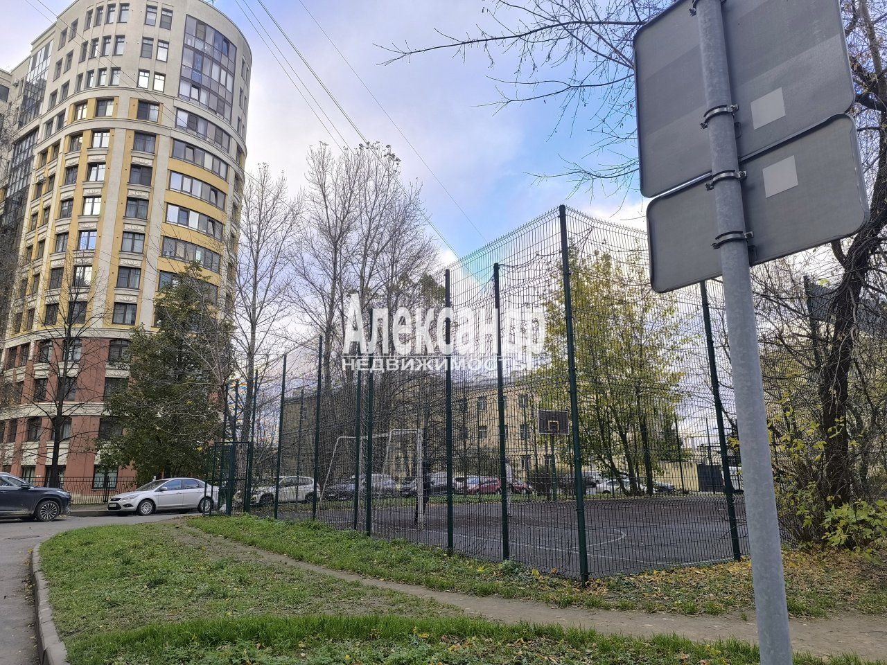 1-комнатная квартира (37м2) в аренду по адресу Санкт-Петербург, Смоленская улица, 18— фото 11 из 14