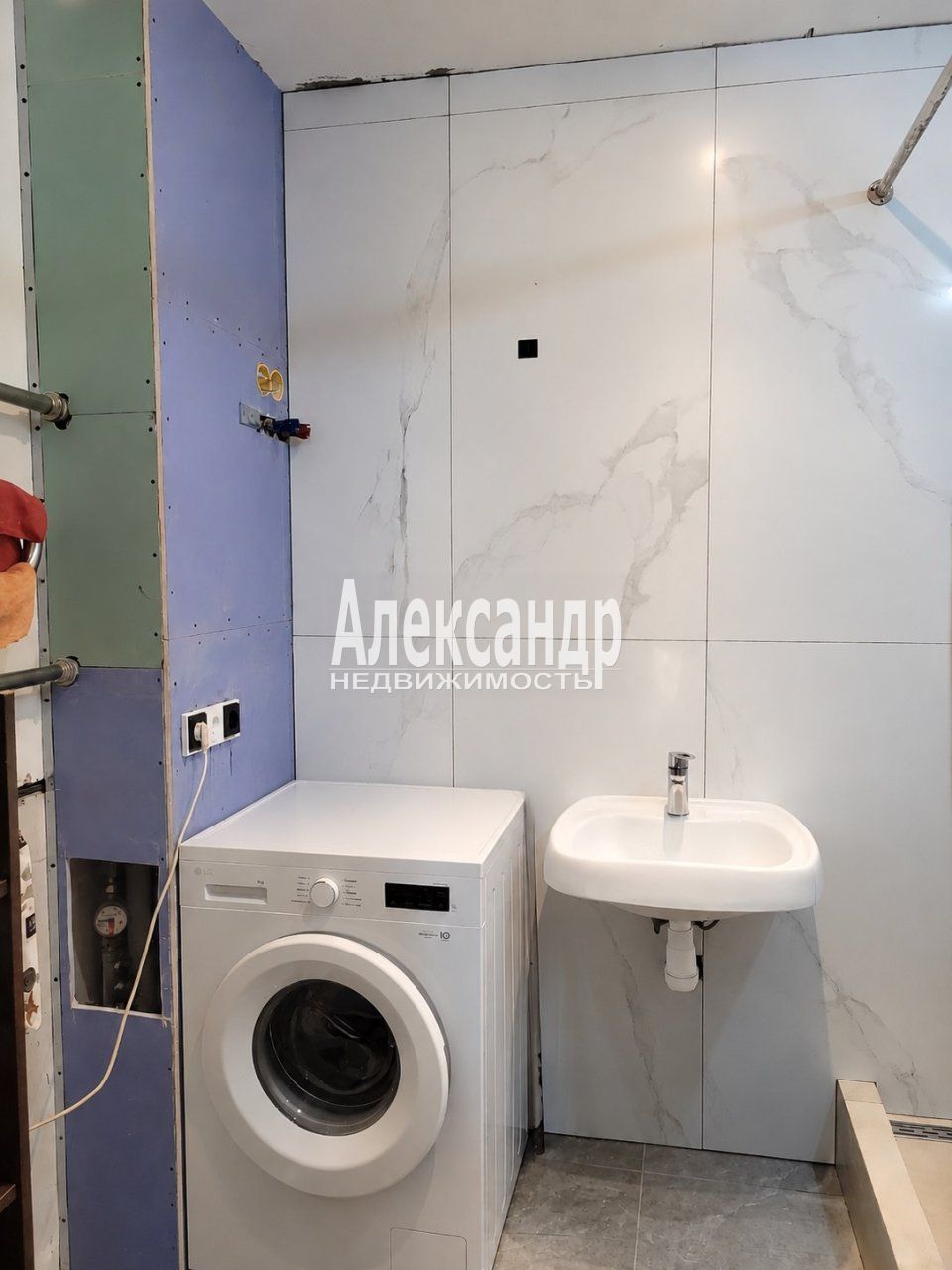 3-комнатная квартира (106м2) на продажу по адресу Ленинградская область, Всеволожский район, Мурино, улица Шоссе в Лаврики, 87— фото 7 из 12