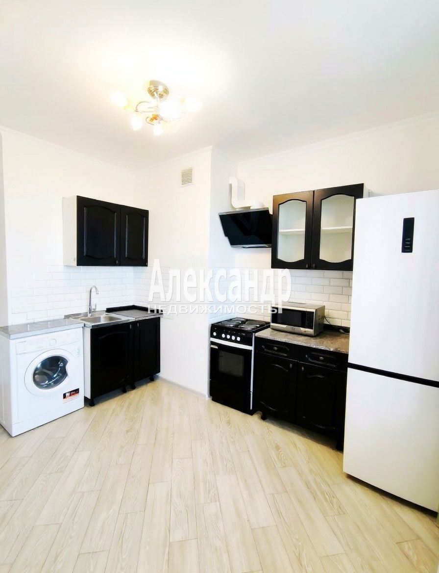 1-комнатная квартира (38м2) на продажу по адресу Санкт-Петербург, улица Руднева, 18— фото 3 из 9