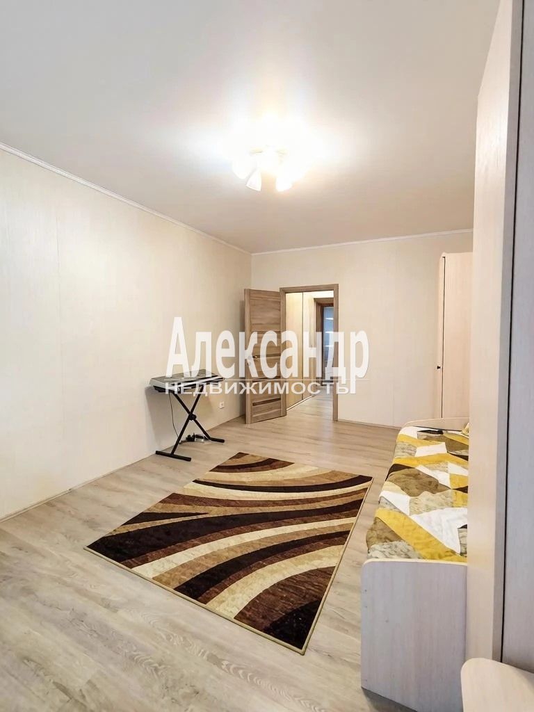 3-комнатная квартира (76м2) на продажу по адресу Санкт-Петербург, проспект Королёва, 69— фото 3 из 11